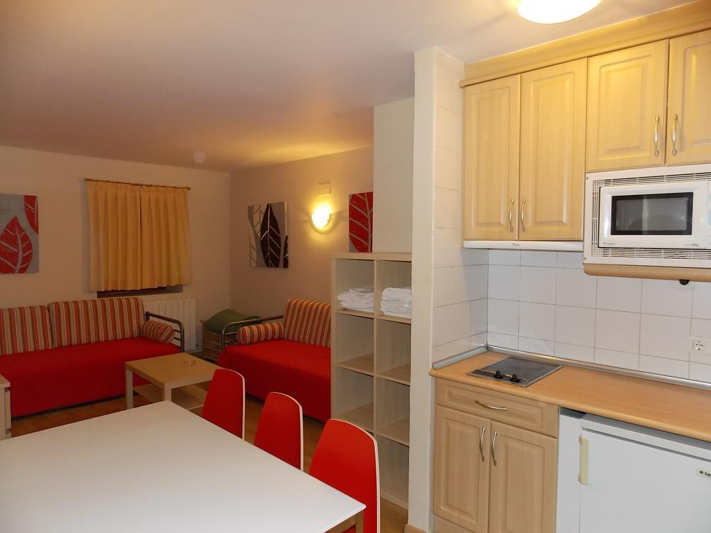 Apartamentos Fidalgo Sandiniés Quarto foto